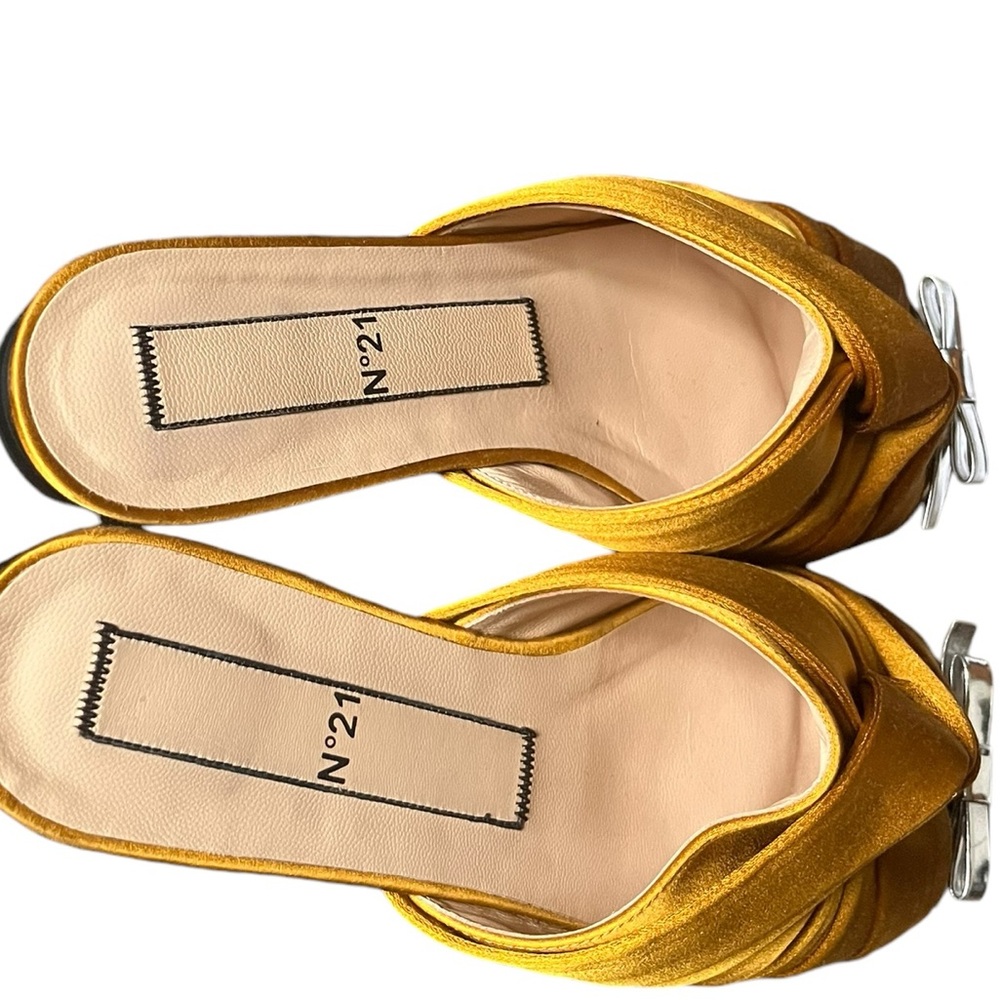 No 21 gold and silver slippers - Picture 11 of 12